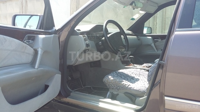 Mercedes E 200 1996, 178,649 km - 2.0 l - Bakı