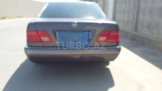 Mercedes E 200 1996, 178,649 km - 2.0 l - Bakı