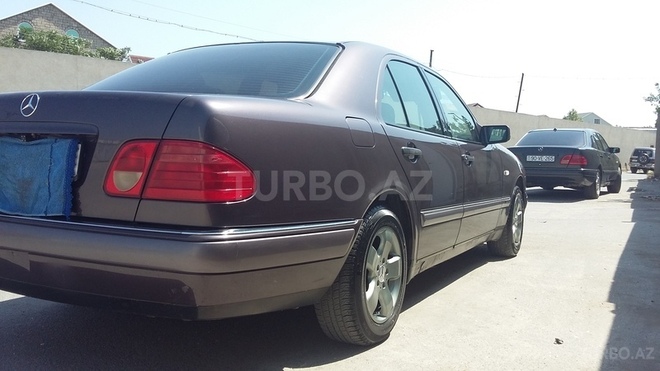 Mercedes E 200 1996, 178,649 km - 2.0 l - Bakı