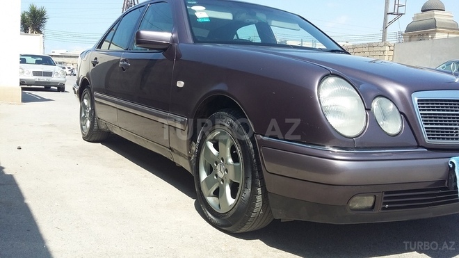 Mercedes E 200 1996, 178,649 km - 2.0 l - Bakı