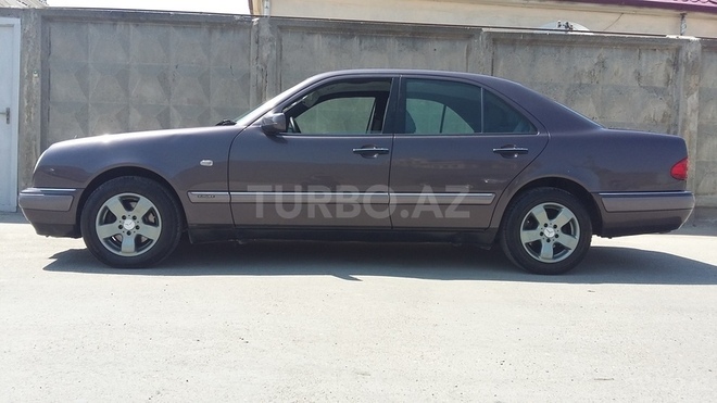 Mercedes E 200 1996, 178,649 km - 2.0 l - Bakı