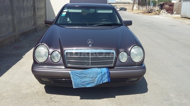 Mercedes E 200 1996, 178,649 km - 2.0 l - Bakı