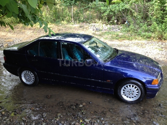 BMW 320 1995, 22,345 km - 2.0 l - Masallı