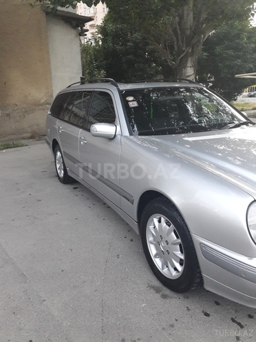 Mercedes E 240 2000, 200,000 km - 2.4 l - Bakı