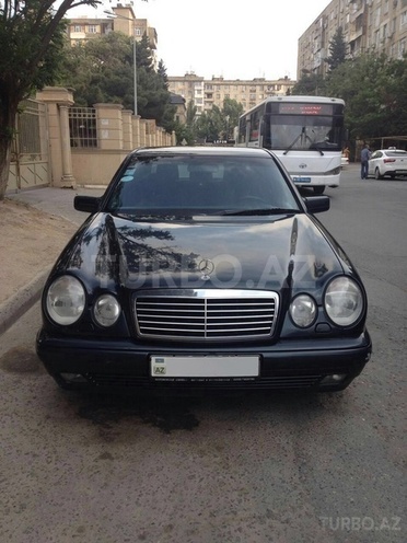 Mercedes E 240 1998, 254,000 km - 2.4 l - Bakı