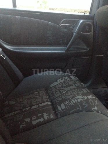 Mercedes E 240 1998, 254,000 km - 2.4 l - Bakı
