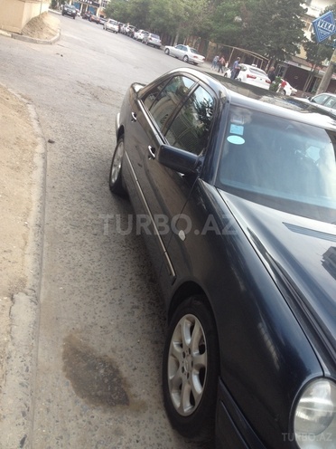 Mercedes E 240 1998, 254,000 km - 2.4 l - Bakı