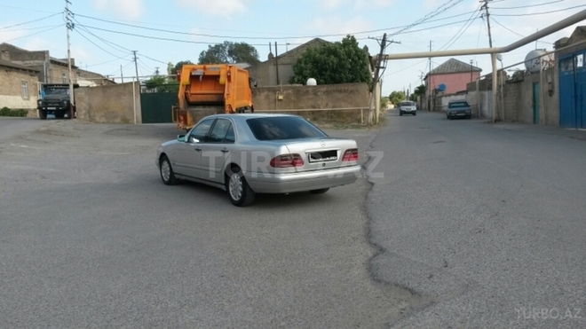 Mercedes E 230 1996, 380,000 km - 2.3 l - Bakı