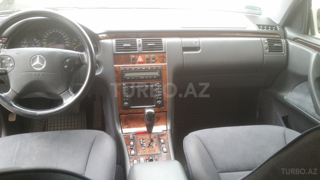 Mercedes E 200 2001, 215,000 km - 2.0 l - Bakı