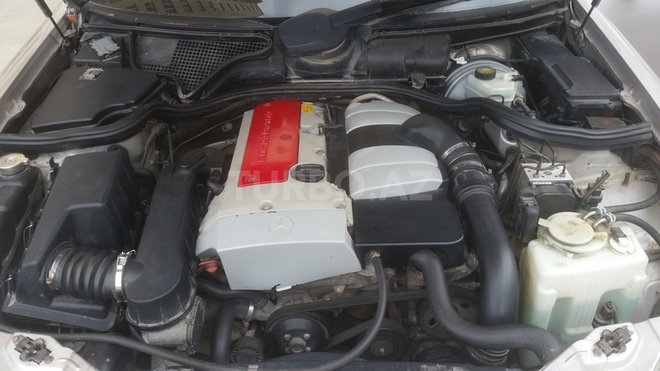 Mercedes E 200 2001, 215,000 km - 2.0 l - Bakı