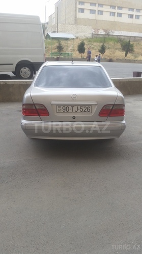 Mercedes E 200 2001, 215,000 km - 2.0 l - Bakı