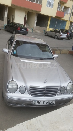 Mercedes E 200 2001, 215,000 km - 2.0 l - Bakı