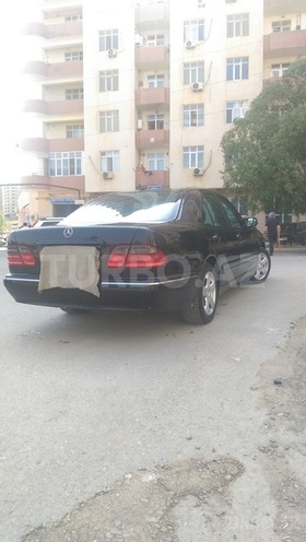 Mercedes E 280 2000, 199,000 km - 2.8 l - Bakı