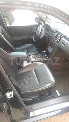 Mercedes E 280 2000, 199,000 km - 2.8 l - Bakı