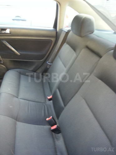 Volkswagen Passat 2001, 260,000 km - 1.8 l - Bakı