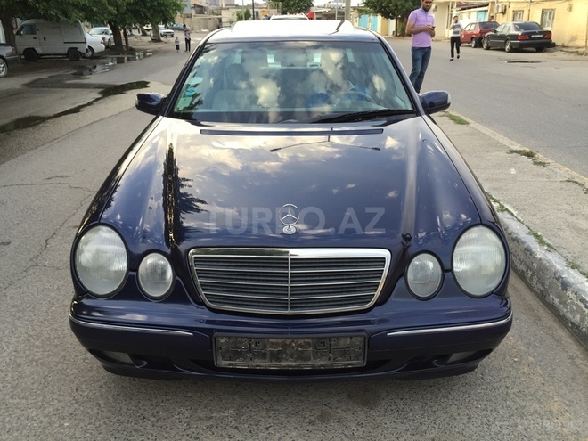 Mercedes E 240 1999, 215,200 km - 2.4 л - Bakı
