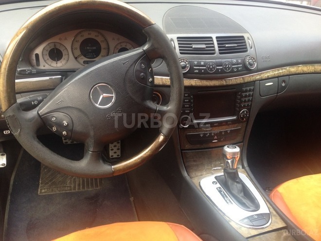 Mercedes E 320 2004, 215,000 km - 3.2 l - Bakı