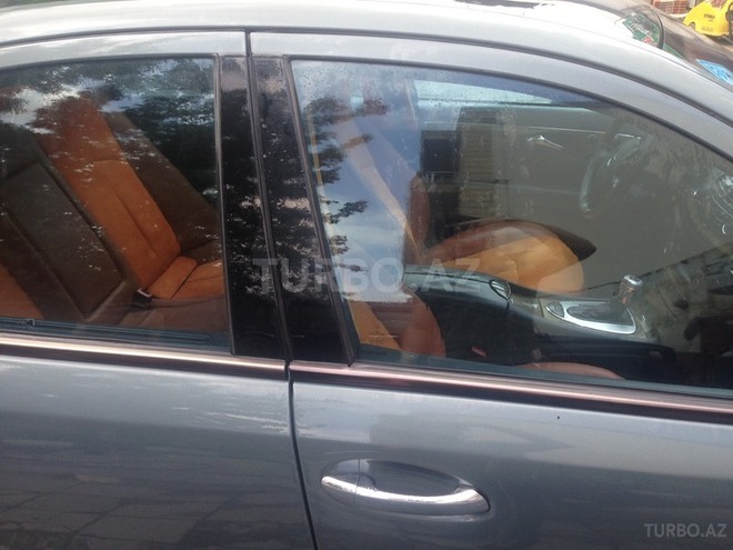 Mercedes E 320 2004, 215,000 km - 3.2 l - Bakı