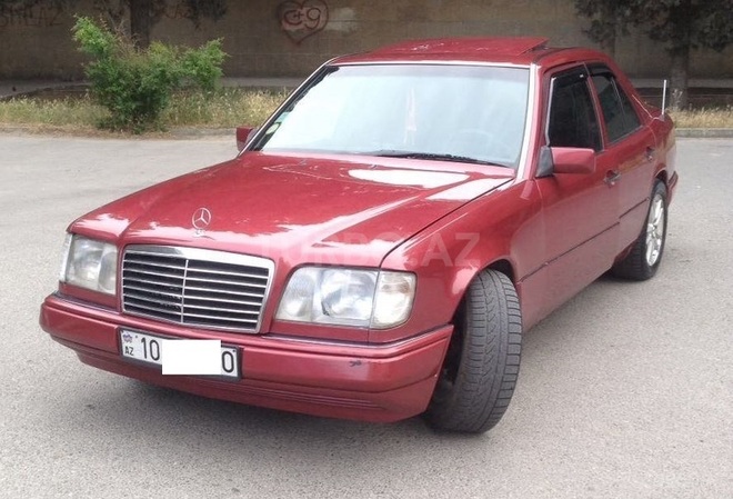 Mercedes E 220 1995, 356,000 km - 2.2 l - Bakı