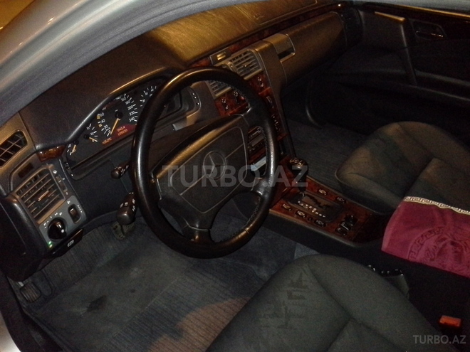 Mercedes E 240 1998, 133,000 km - 2.4 л - Bakı