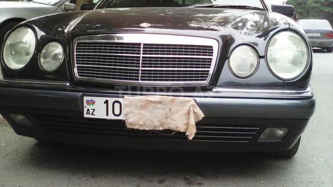 Mercedes E 260 2000, 295,000 km - 2.4 л - Bakı