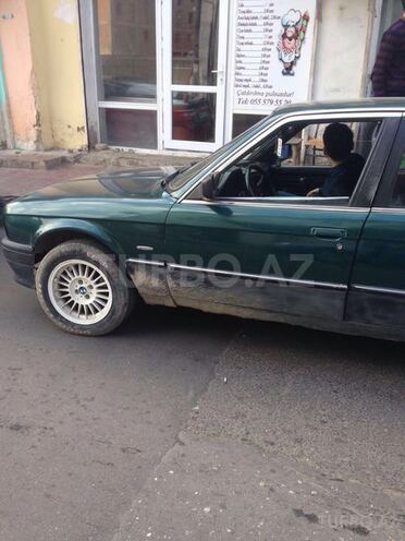 BMW 318 1984, 300,000 km - 1.8 l - Bakı