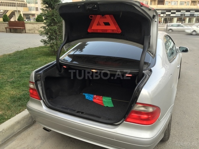 Mercedes  2002, 220,000 km - 2.3 l - Bakı