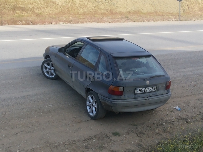Opel Astra 1994, 300,000 km - 1.6 l - Bakı