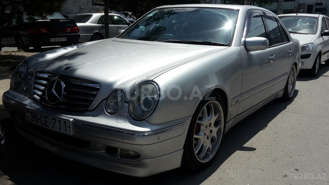 Mercedes E 320 2001, 128,000 km - 3.2 l - Bakı