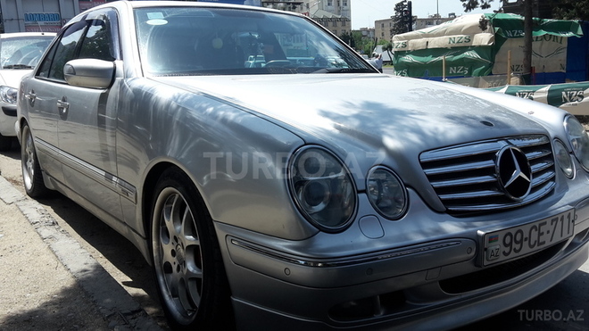 Mercedes E 320 2001, 128,000 km - 3.2 l - Bakı