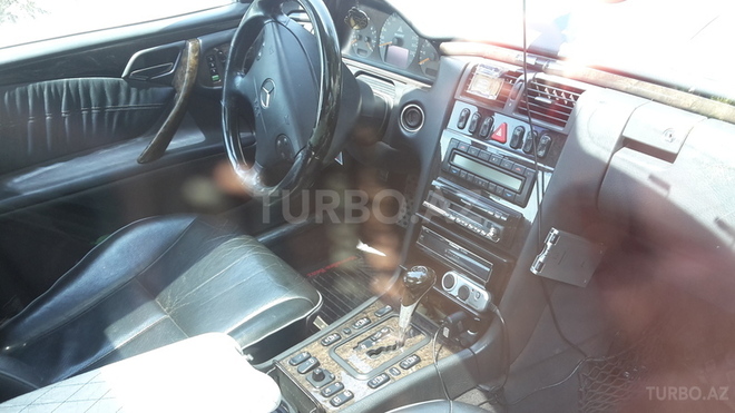 Mercedes E 320 2001, 128,000 km - 3.2 l - Bakı