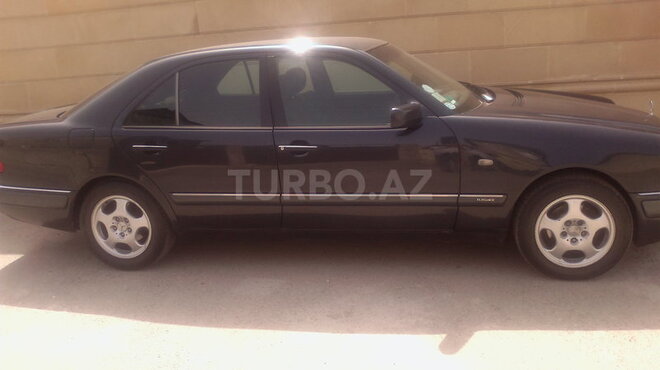 Mercedes E 230 1995, 300,000 km - 2.3 l - Sumqayıt