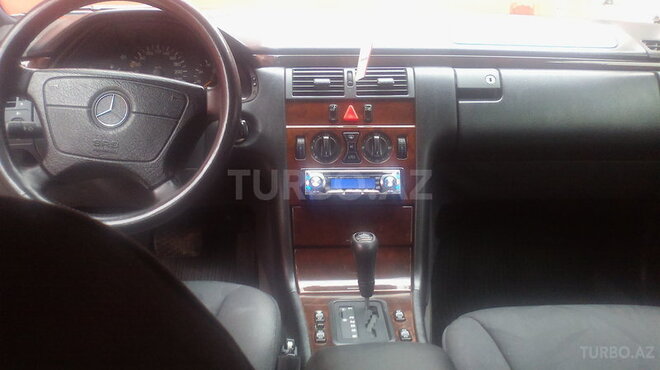 Mercedes E 230 1995, 300,000 km - 2.3 l - Sumqayıt