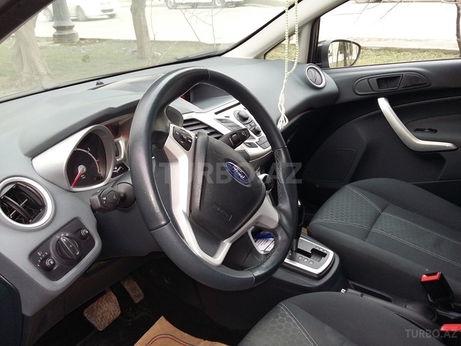 Ford Fiesta 2011, 78,000 km - 1.4 l - Bakı