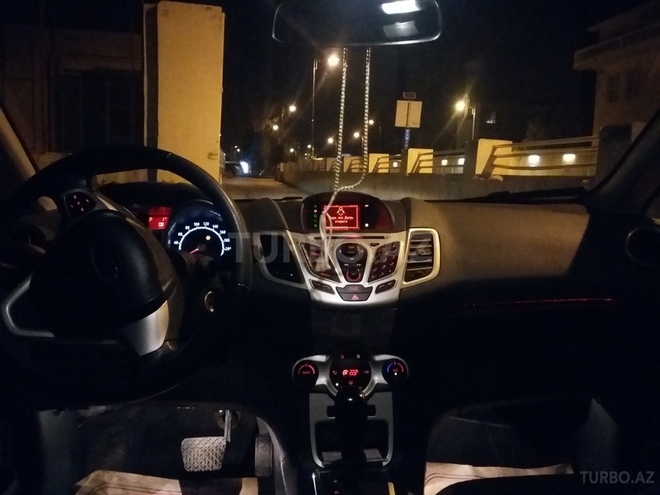 Ford Fiesta 2011, 78,000 km - 1.4 l - Bakı