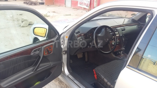 Mercedes E 280 2000, 236,350 km - 2.8 l - Bakı