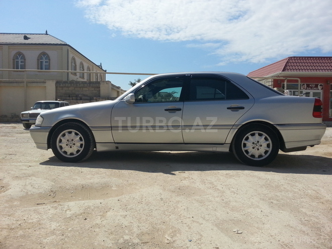 Mercedes C 230 1997, 268,560 km - 2.3 l - Bakı