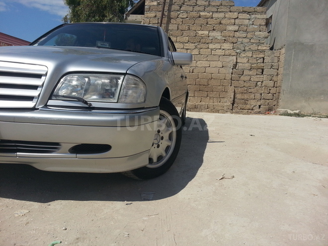 Mercedes C 230 1997, 268,560 km - 2.3 l - Bakı