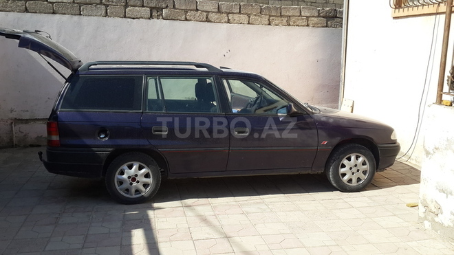 Opel Astra 1994, 370,000 km - 1.6 l - Bakı