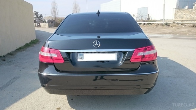 Mercedes E 220 2011, 135,000 km - 2.2 л - Bakı