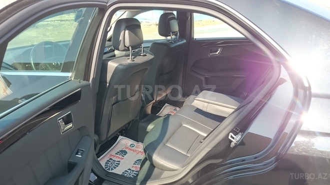Mercedes E 220 2011, 135,000 km - 2.2 л - Bakı