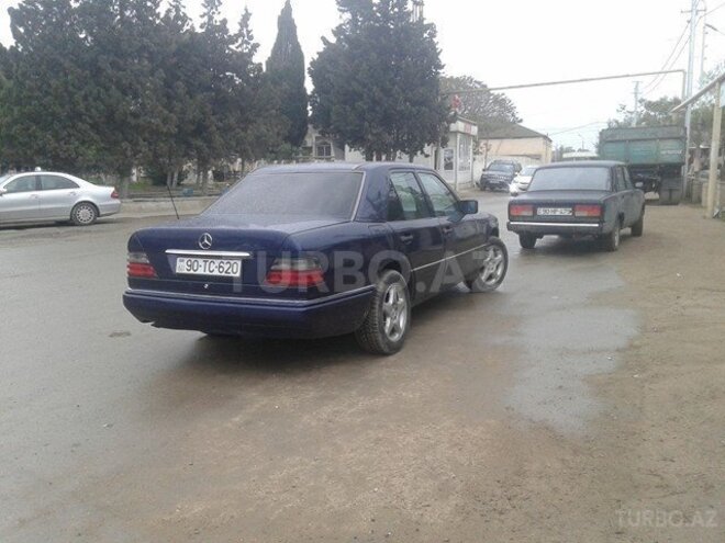 Mercedes E 220 1995, 2,500,000 km - 2.2 l - Bakı