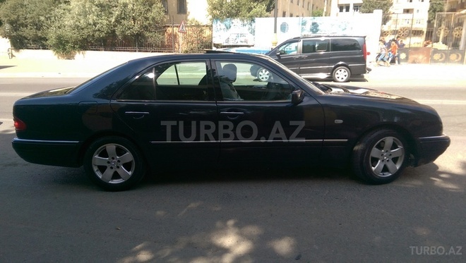 Mercedes E 240 1999, 243,000 km - 2.4 l - Bakı