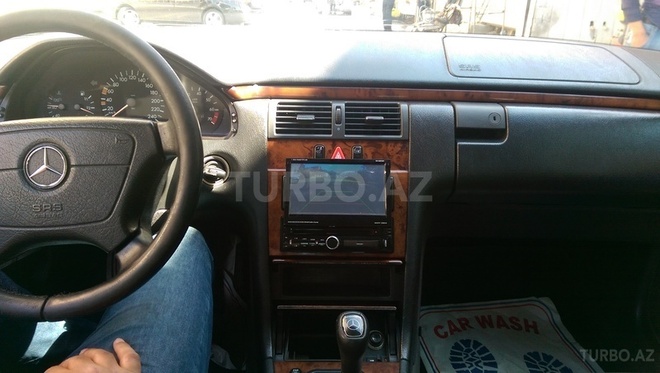 Mercedes E 240 1999, 243,000 km - 2.4 l - Bakı