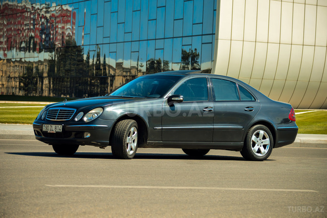 Mercedes E 220 2002, 230,000 km - 2.2 l - Bakı