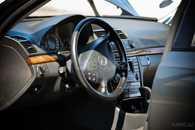 Mercedes E 220 2002, 230,000 km - 2.2 l - Bakı