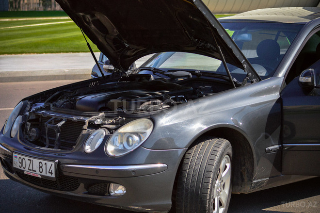 Mercedes E 220 2002, 230,000 km - 2.2 l - Bakı