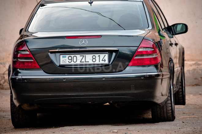 Mercedes E 220 2002, 230,000 km - 2.2 l - Bakı