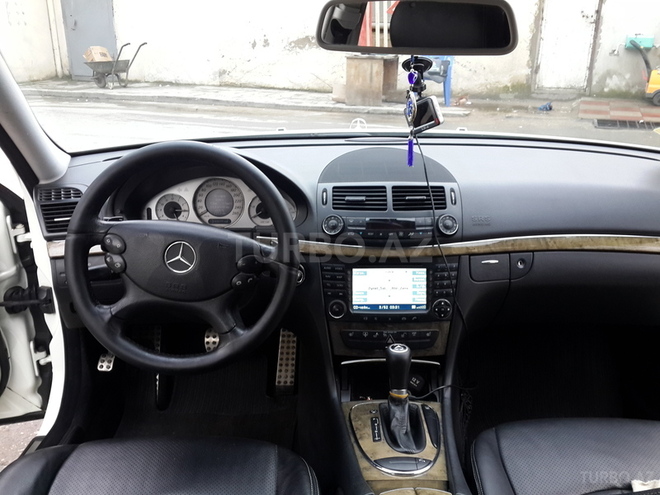 Mercedes E 320 2006, 130,000 km - 3.2 l - Bakı