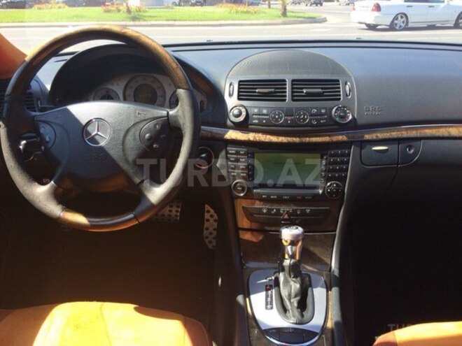 Mercedes E 320 2004, 133,000 km - 3.2 l - Bakı